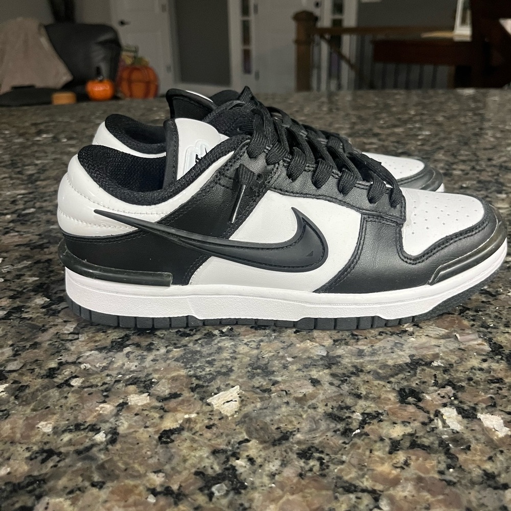 Nike Womens Black and White Low-Top Sneakers